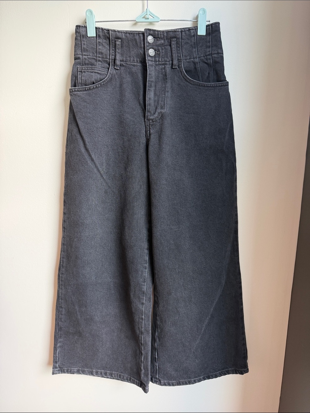 Pilcro Wide-Leg High-Rise Jeans in Washed Black
